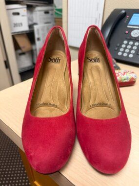 Soffit Red Suede Shoes